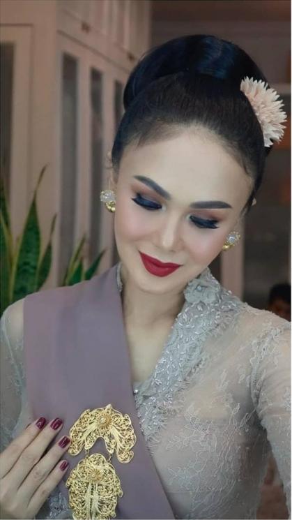 Yuni Shara di acara siraman Aurel Hermansyah. (Instagram/yunishara36)