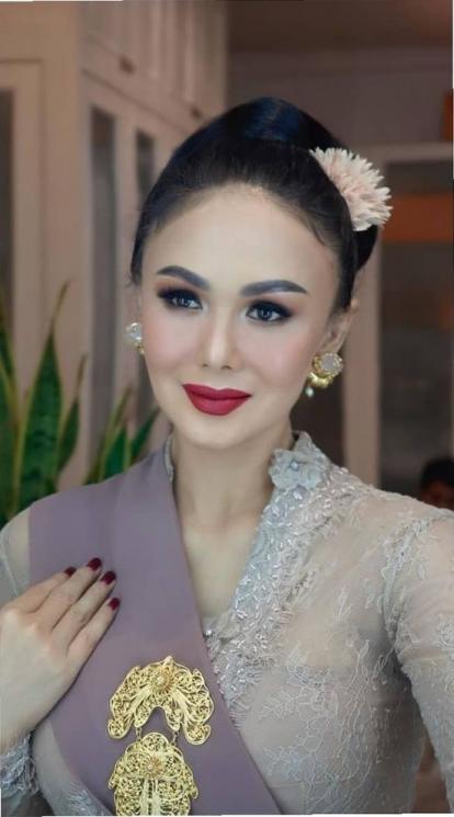 Yuni Shara di acara siraman Aurel Hermansyah. (Instagram/yunishara36)