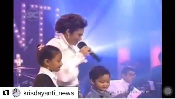 Krisdayanti bersama Aurel Hermansyah. (Instagram/krisdayanti_news)