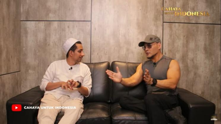 Deddy Corbuzier. (YouTube/CAHAYA UNTUK INDONESIA)