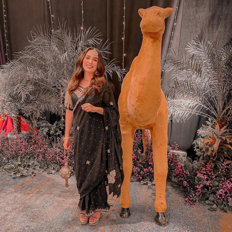 Ussy Sulistiawaty di Henna Night Aurel Hermansyah. (Instagram/ussypratama)