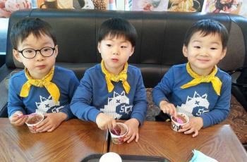 3 Potret Terbaru Song Triplets yang Baru Ulang Tahun: Udah Mirip Oppa-oppa