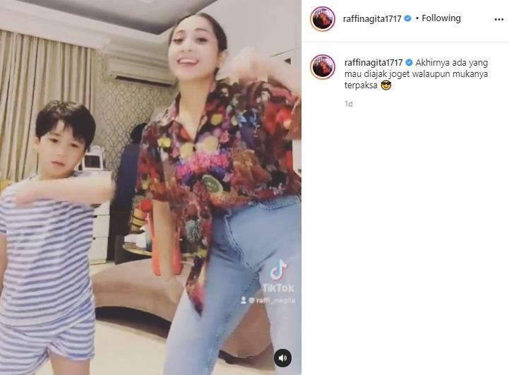 Rafathar dan Nagita Slavina. (Instagram/@raffinagita1717)