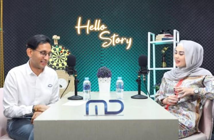 Jennifer Dunn saat diwawancara Sanjay Mulani (Youtube.com)