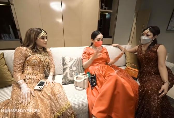 Nagita Slavina dan Ayu Dewi nasihat Aurel tentang kehidupan pernikahan (Youtube.com)