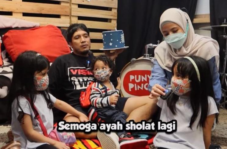 Keluarga Desta Mahendra dan Natasha Rizky (Youtube.com)