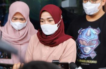 Resmi! Ayus Sabyan dan Ririe Fairus Bercerai Secara Verstek