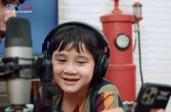 Rafathar Tampil Sederhana Pakai Kaos Oblong, Harganya Bisa Buat Bayar Kos Sebulan
