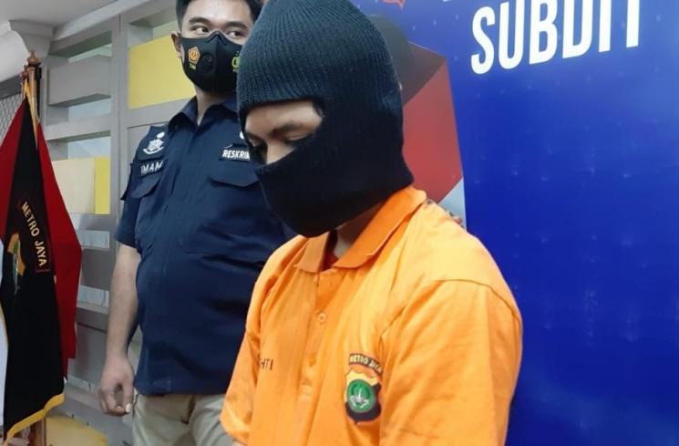 YS pelaku penyebar video syur. (MataMata/Herwanto)