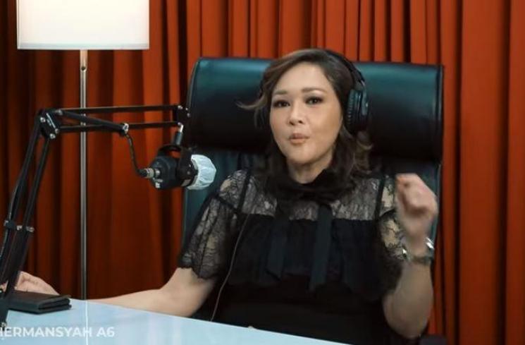 Ashanty kepo hubungan Maia Estianty dan Ahmad Dhani. (Youtube/TheHermansyahA6)
