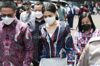 Istri Lukman Sardi Jadi Saksi di Sidang Perceraian Wulan Guritno