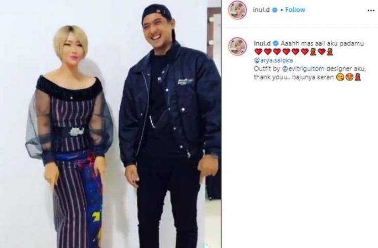 Inul Daratista goyang Tik Tok sama Arya Saloka. (Instagram/@inul.d)