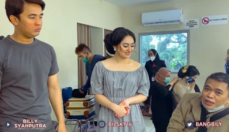 Billy Syahputra dan Memes Prameswari. (Youtube/BillySyahputra)