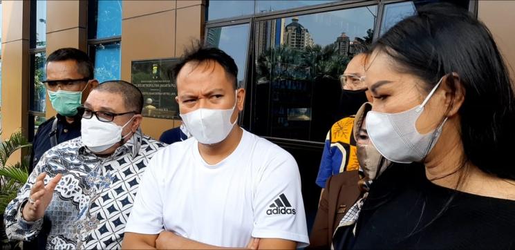 Vicky Prasetyo bersama Kalina Ocktaranny. (MataMata.com/Herwanto)