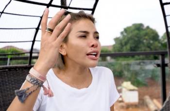 Nikita Mirzani Ikut Naik Darah soal Kasus MS Glow vs PS Glow, Sampai Banting HP: Ambil Duitnya, Gue Injek Barangnya