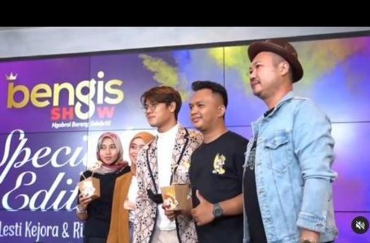 Lesti Kejora pingsan. (Instagram/@lambe_turah)