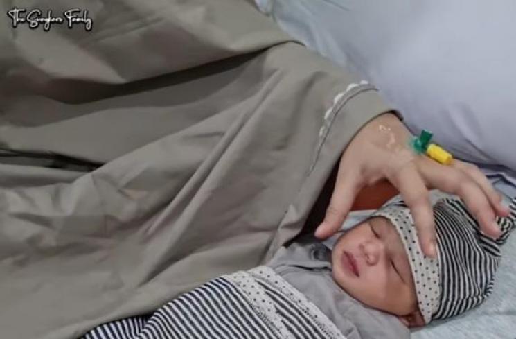 Anak Zaskia Sungkar dan Irwansyah, Baby Ukkasya. (YouTube)