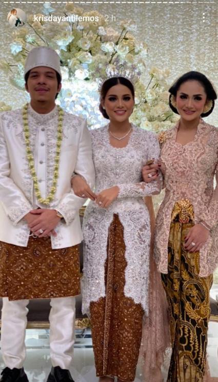 Krisdayanti bersama Atta dan Aurel (Instagram/@krisdayantilemos)