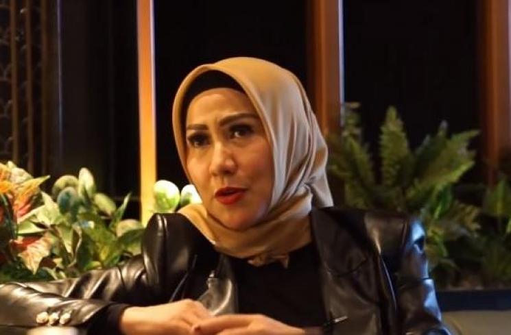 Venna Melinda bocorkan rahasia ganteng Verrell Bramasta. (Youtube/MayangsariOfficial)