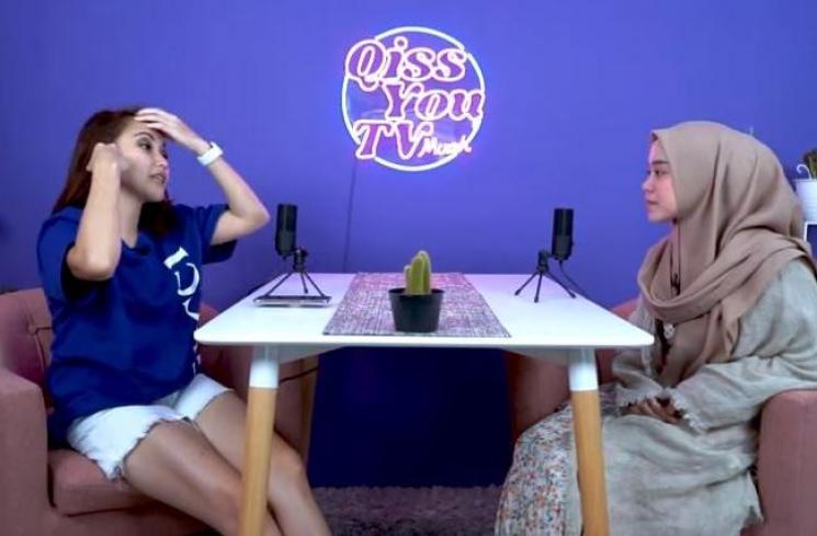 Seragam Lesti buat nikahan Ayu Ting Ting udah jadi. (Youtube/QissYouTV)