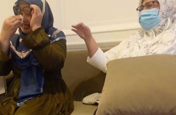Fanny Bauty ketemu cucu. (Youtube/TheSungkarsFamily)