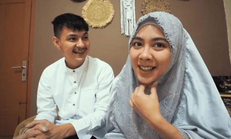 Marcell Darwin kian religius. (YouTube, Instagram/marcelldarwin)