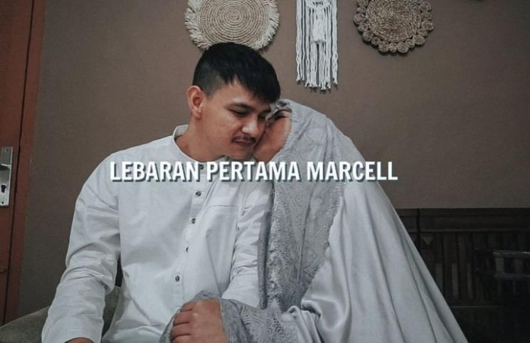 Marcell Darwin kian religius. (YouTube, Instagram/marcelldarwin)