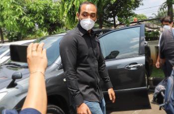 Terungkap Alasan Ario Bayu Hadiri Sidang Cerai Wulan Guritno