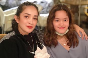 5 Potret Manis Syafa Azzahra Anak Ke-2 Ussy Sulistiawaty, Suka Warnai Rambut