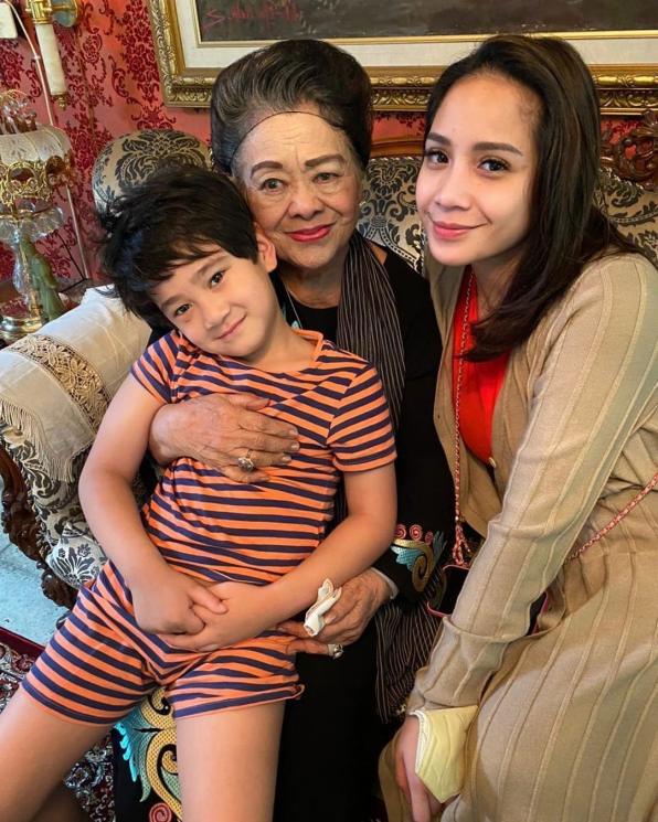 Rafathar, Mami Popon dan Nagita Slavina. (Instagram/@amy_r_qanita)