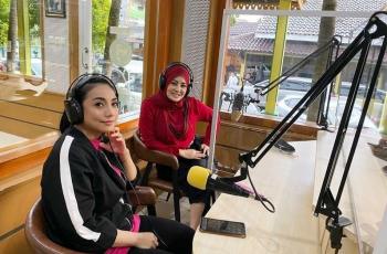 Lirik Lagu Semesta Bershalawat - Cici Paramida dan Siti KDI