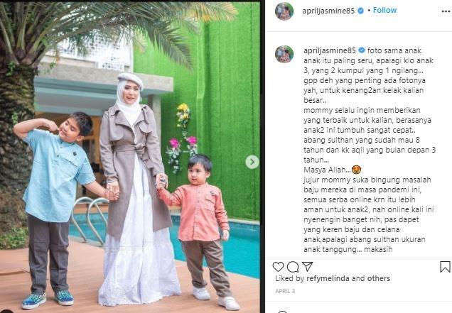 Gaya busana hijab April Jasmine. (Instagram/@apriljasmine85)