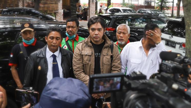 Sandy Tumiwa saat ditemui di Polda Metro Jaya, Jakarta Selatan. [MataMata.com/Alfian Winanto]