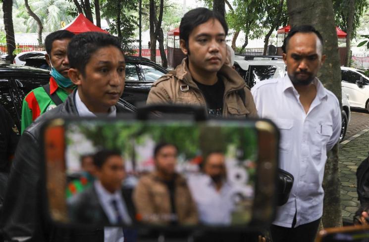Sandy Tumiwa saat ditemui di Polda Metro Jaya, Jakarta Selatan. [MataMata.com/Alfian Winanto]
