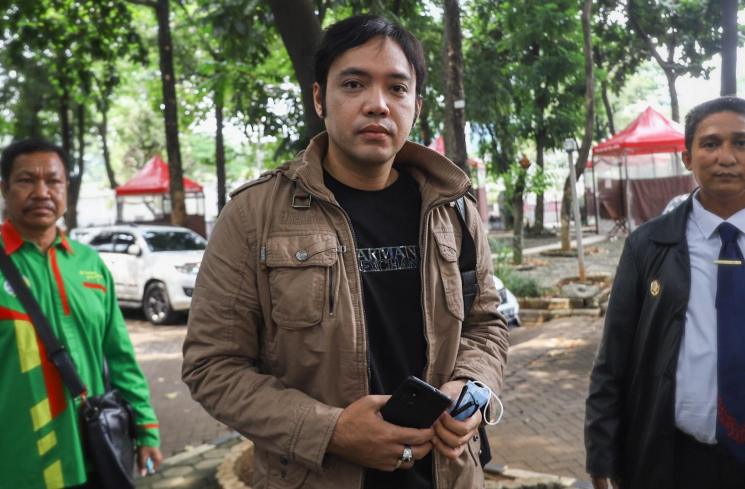 Sandy Tumiwa saat ditemui di Polda Metro Jaya, Jakarta Selatan. [MataMata.com/Alfian Winanto]