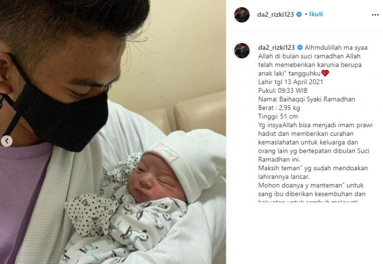 Rizki DA momong anak (Instagram/@da2_rizki123)
