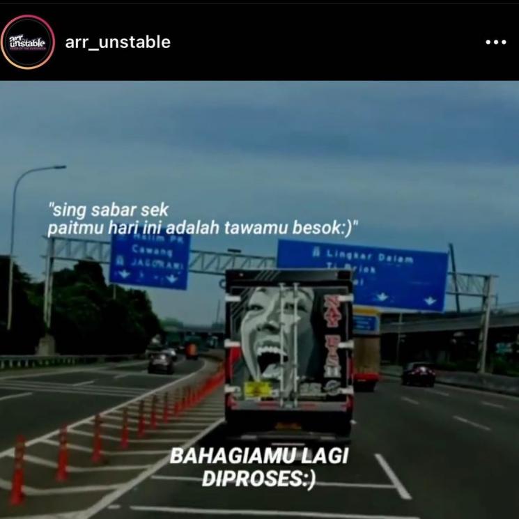 Soimah nampang di bak truk. (Instagram/@showimah)