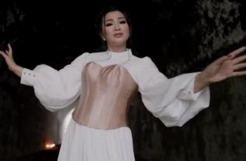 Lirik Semesta - Fitri Carlina Nyanyi Lagu Religi