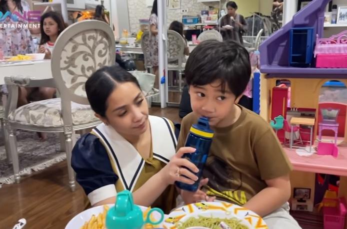 Nagita Slavina dan Rafathar (Youtube.com)