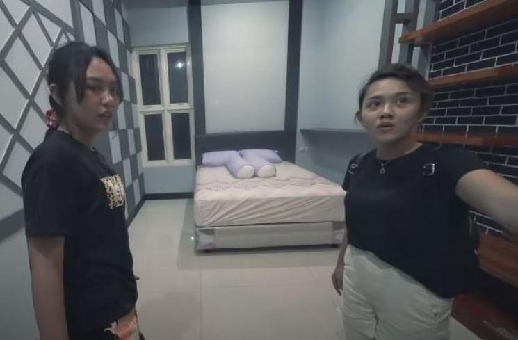 Kantor baru Denny Caknan. (Youtube/HappyAsmaraOfficial)