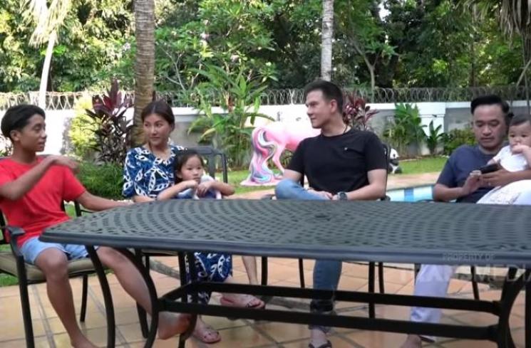 Keluarga The Onsu ngobrol bareng Bertrand Antolin (Youtube.com)