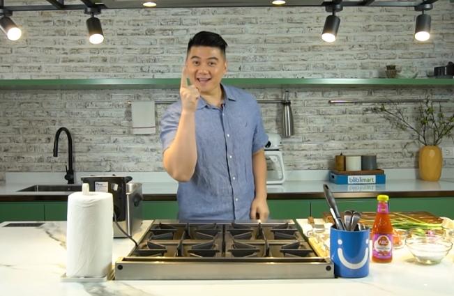 Chef Arnold saat memasak tahu walik (Youtube.com)