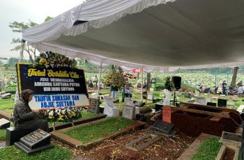 FOTO: Suasana Pemakaman Adiguna Sutowo, Mertua Dian Sastro