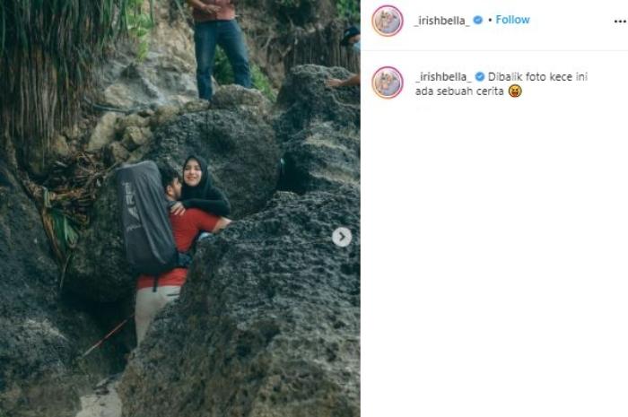 Irish Bella dan Ammar Zoni susur bukit dan pantai. (Instagram)
