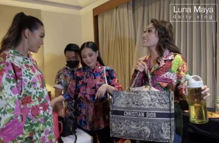 Tas mewah Nagita Slavina buat makeup. (Youtube/LunaMaya)