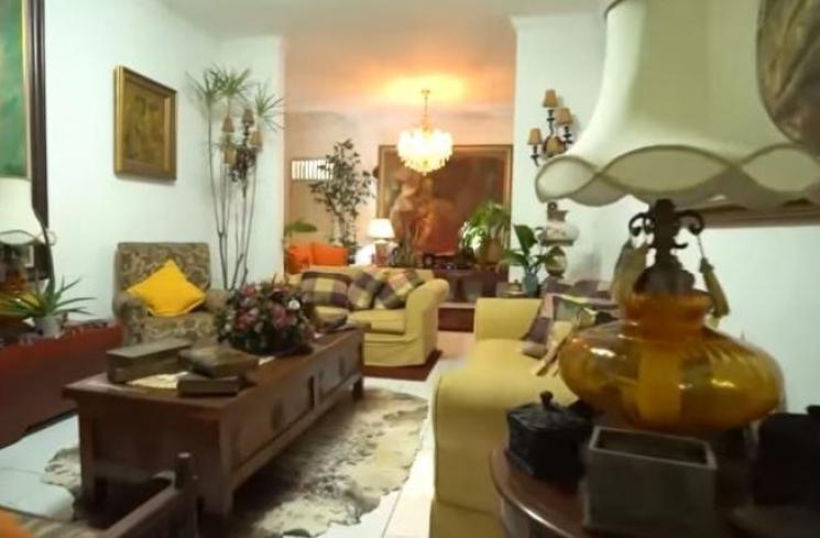 Rumah masa kecil Ivan Gunawan. (Youtube/Trans7Official)