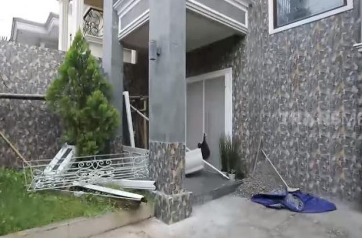Rumah Angel Lelga. (Youtube/Trans7Official)