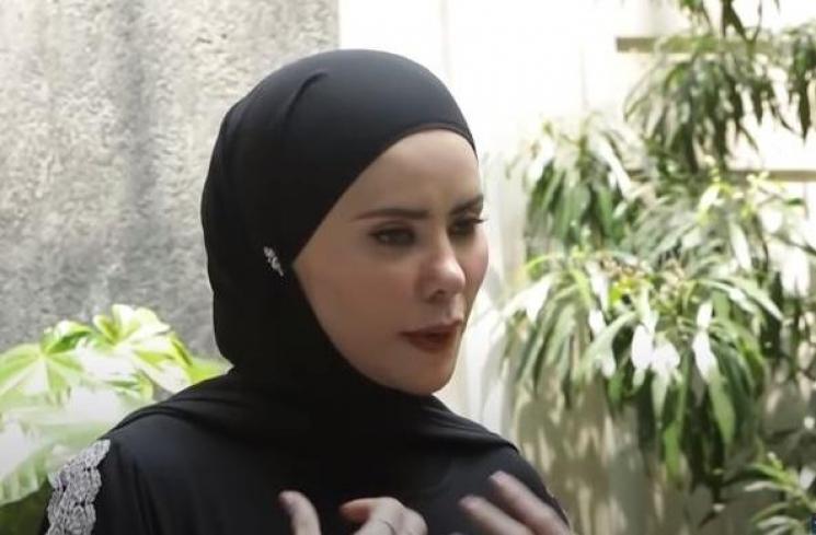 Angel Lelga disantet. (Youtube/Trans7Official)