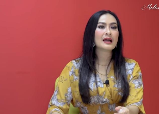 Iis Dahlia ngobrol bareng Melaney Ricardo (Youtube.com)