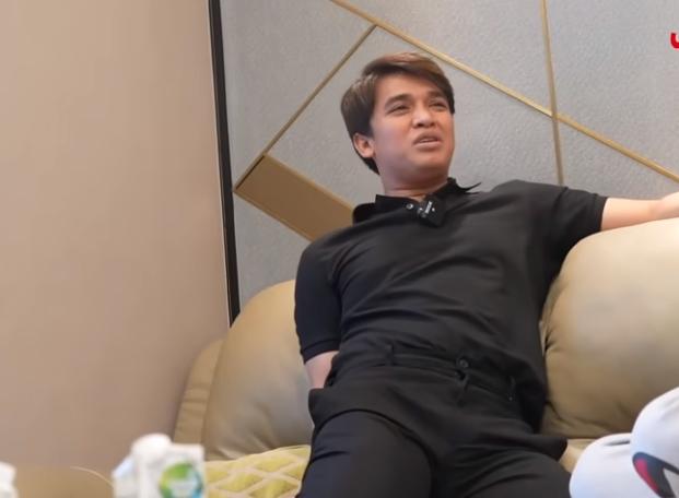 Billy Syahputra saat dihipnotis Uya Kuya (Youtube.com)